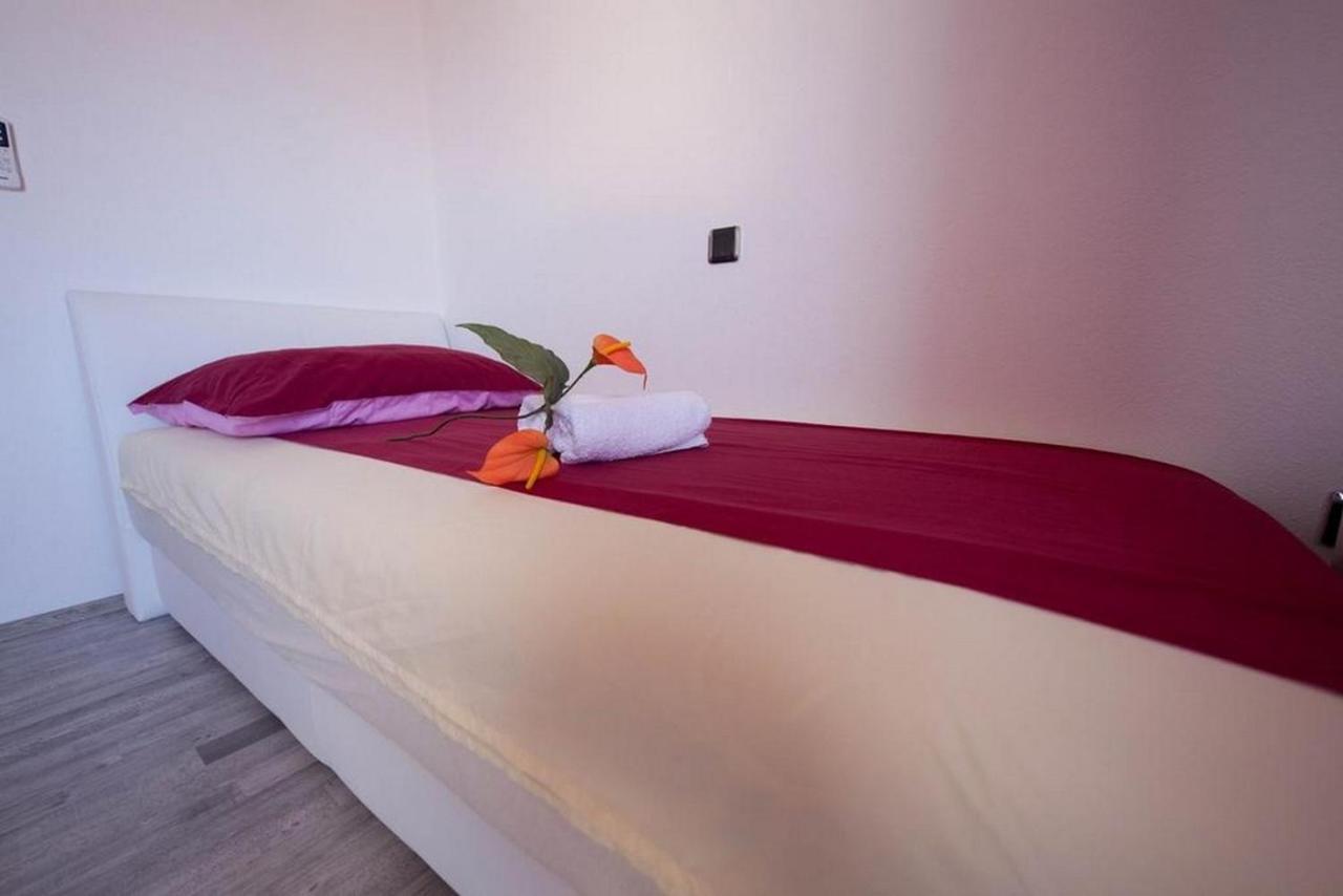 Rooms Aladino トロギール 部屋 写真