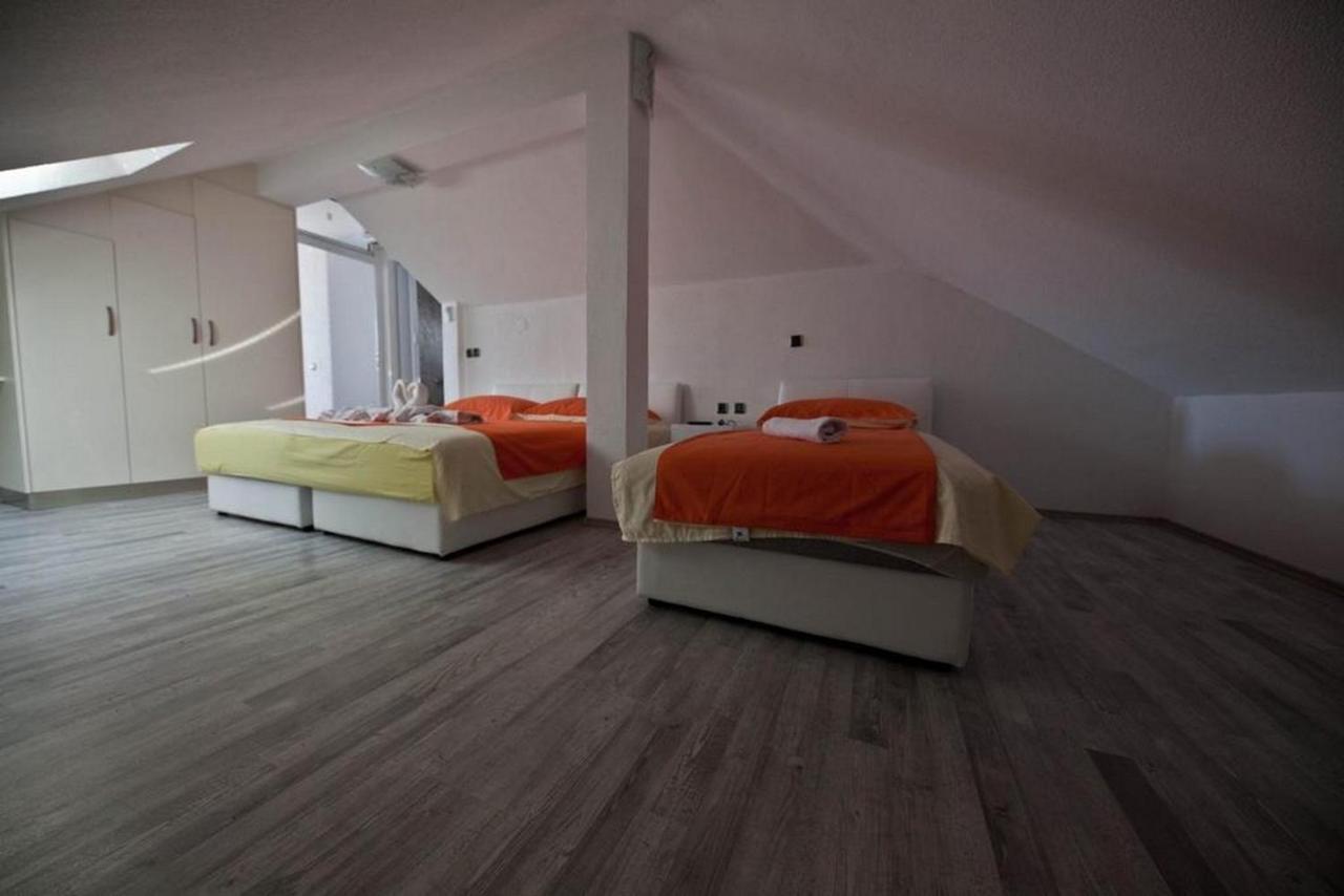 Rooms Aladino トロギール 部屋 写真