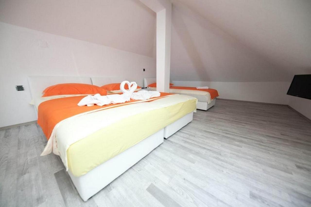 Rooms Aladino トロギール 部屋 写真