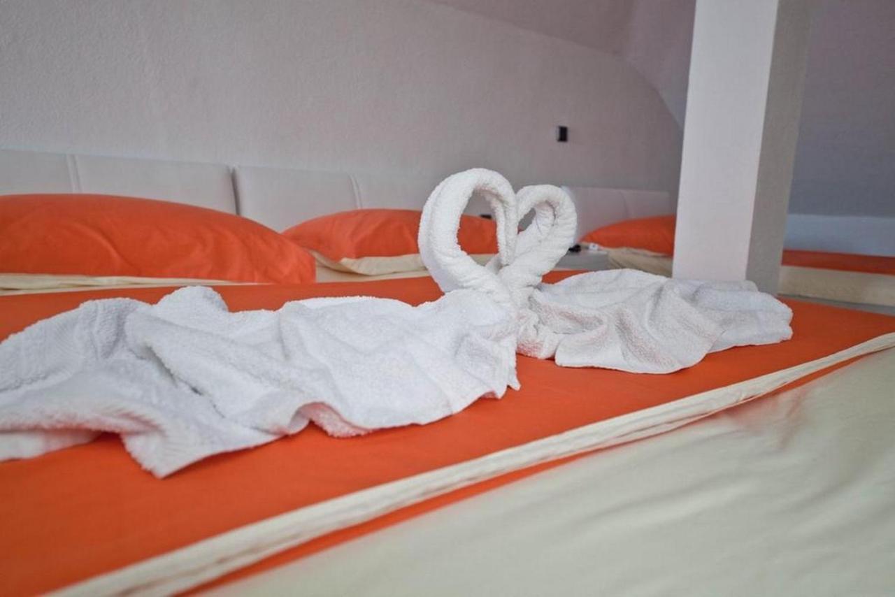 Rooms Aladino トロギール 部屋 写真
